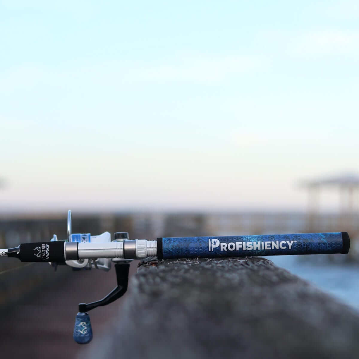 RealTree Wave True Blue Camo Spinning Combo – Profishiency